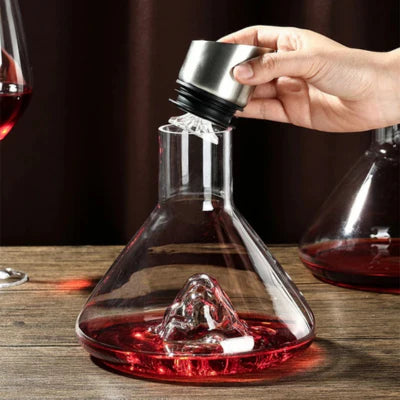 Elegant 1500ML Wine Decanter with Built-In Aerator