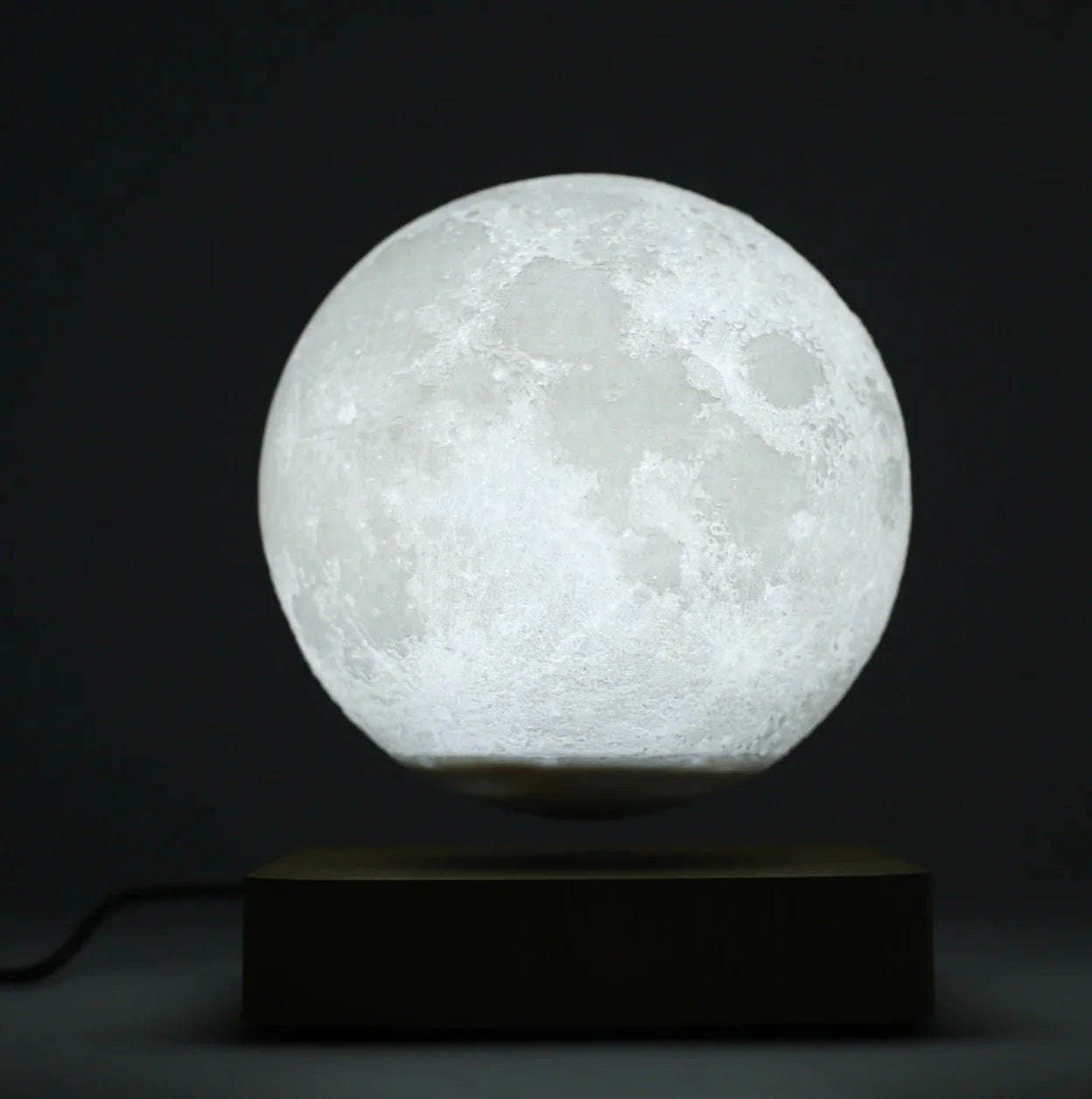 Magnetic Moon Levitation Lamp